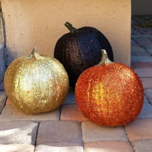 Celebrity Trainer Heidi Powell's Glitter Pumpkins Celebrity Trainer Heidi Powell's Glitter Pumpkins See all of the steps to make these at http://heidipowell.net/4142