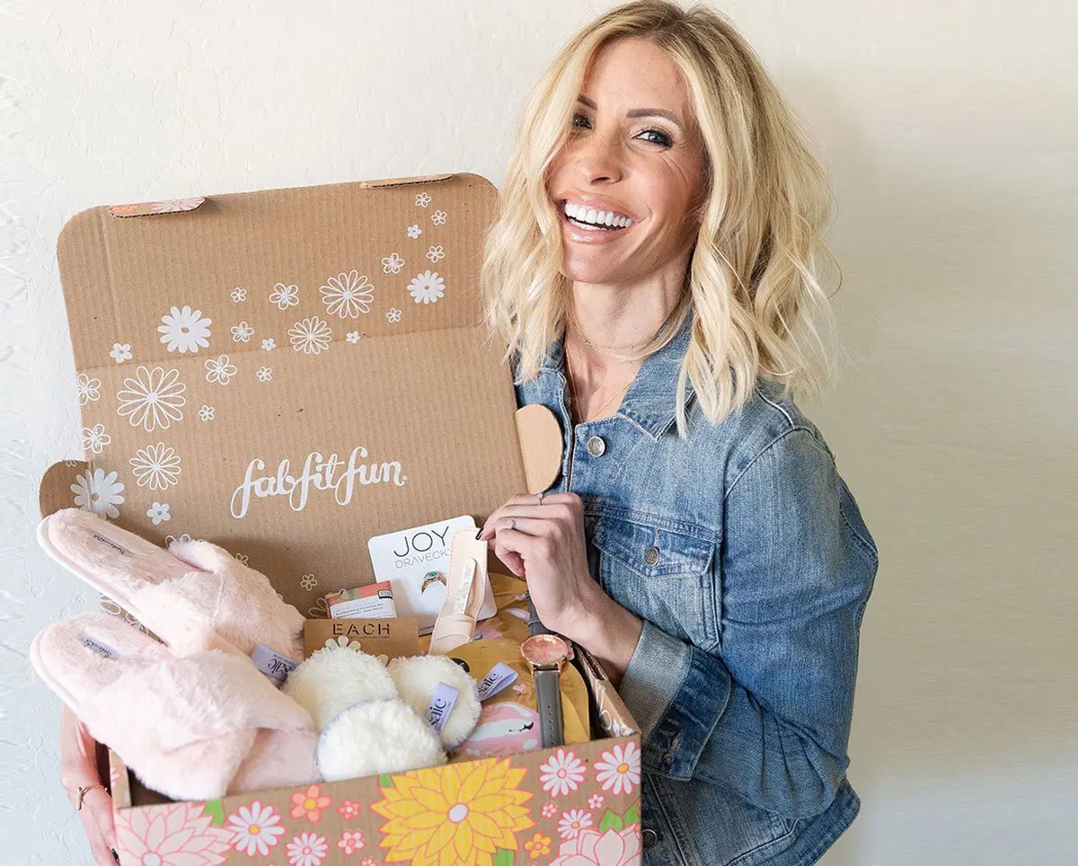 Spring Must-Haves: FabFitFun Review - Heidi Powell